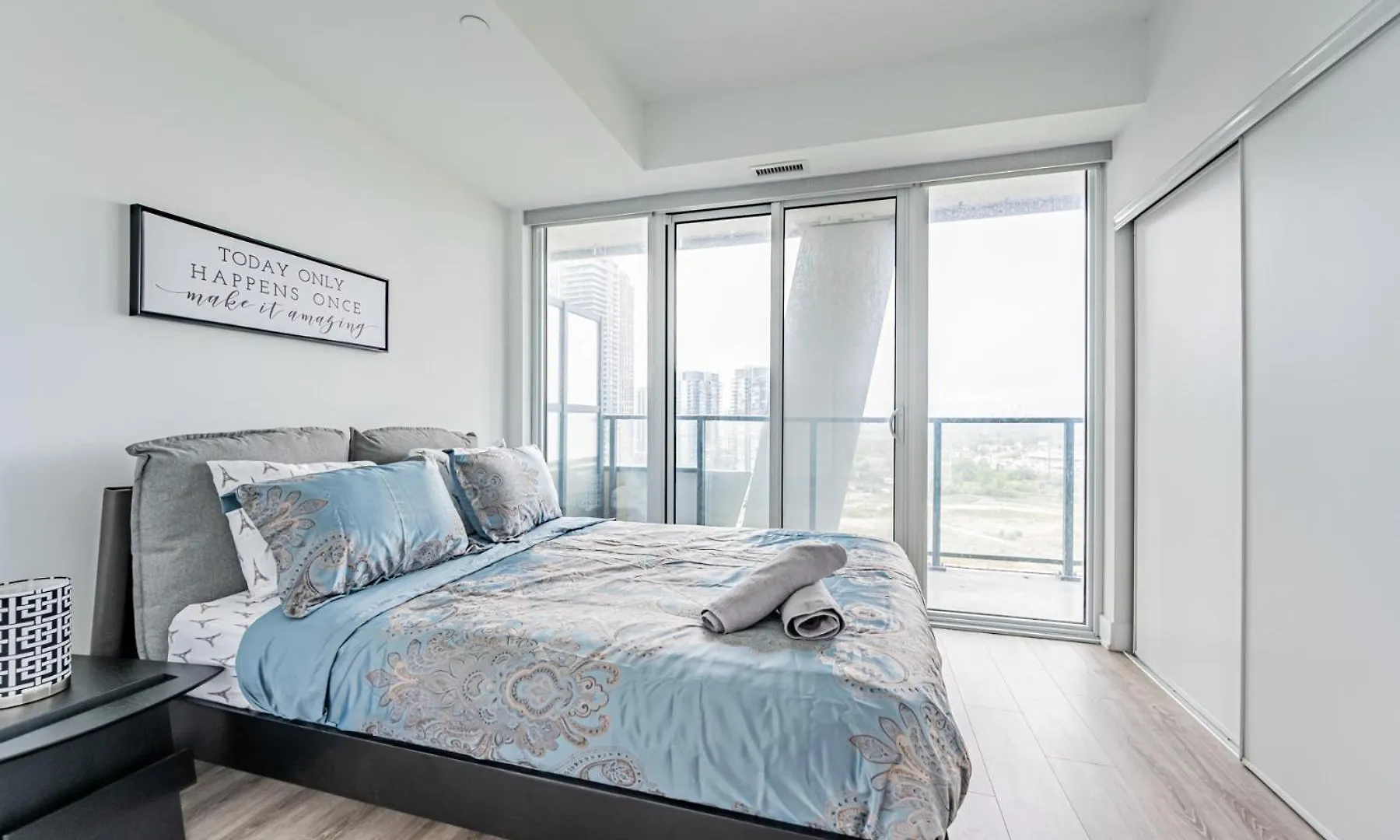 Luxury Properties Close To Rogers Center In Toronto Downtown Core