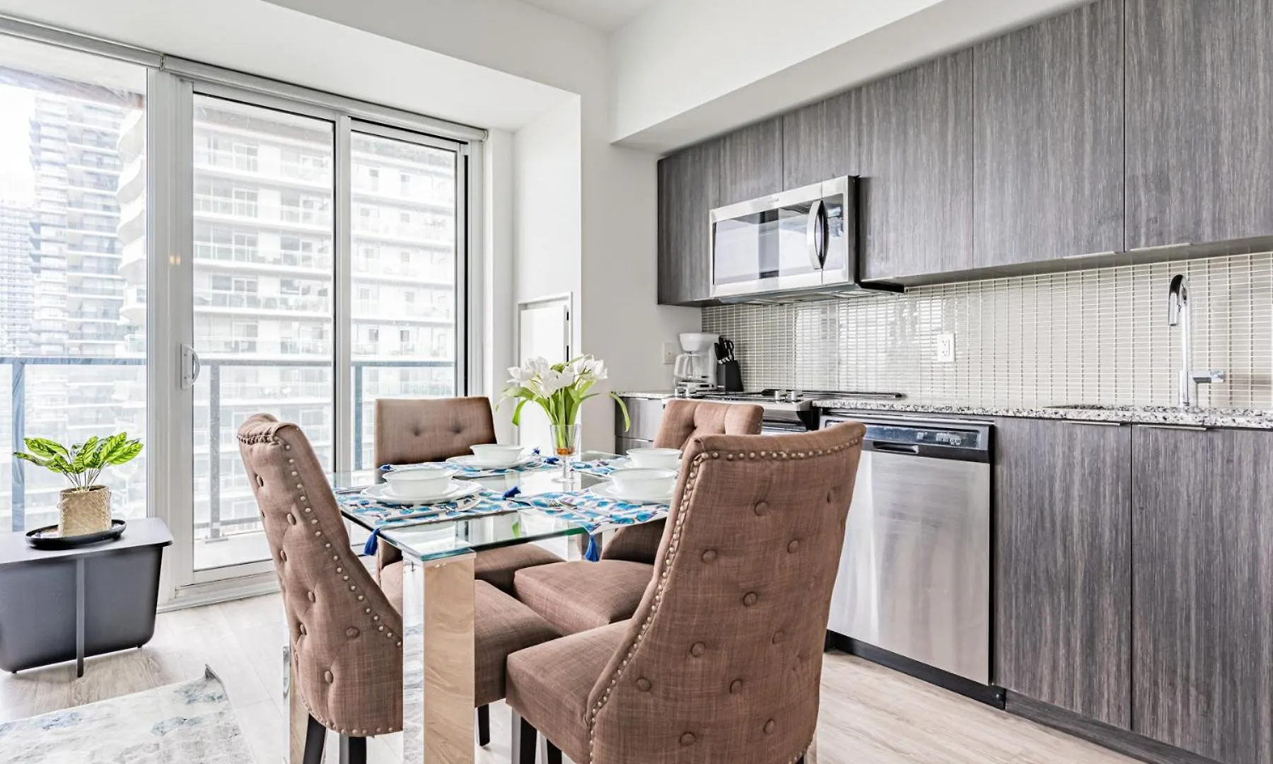 Luxury Properties Close To Rogers Center In Toronto Downtown Core Guest house
