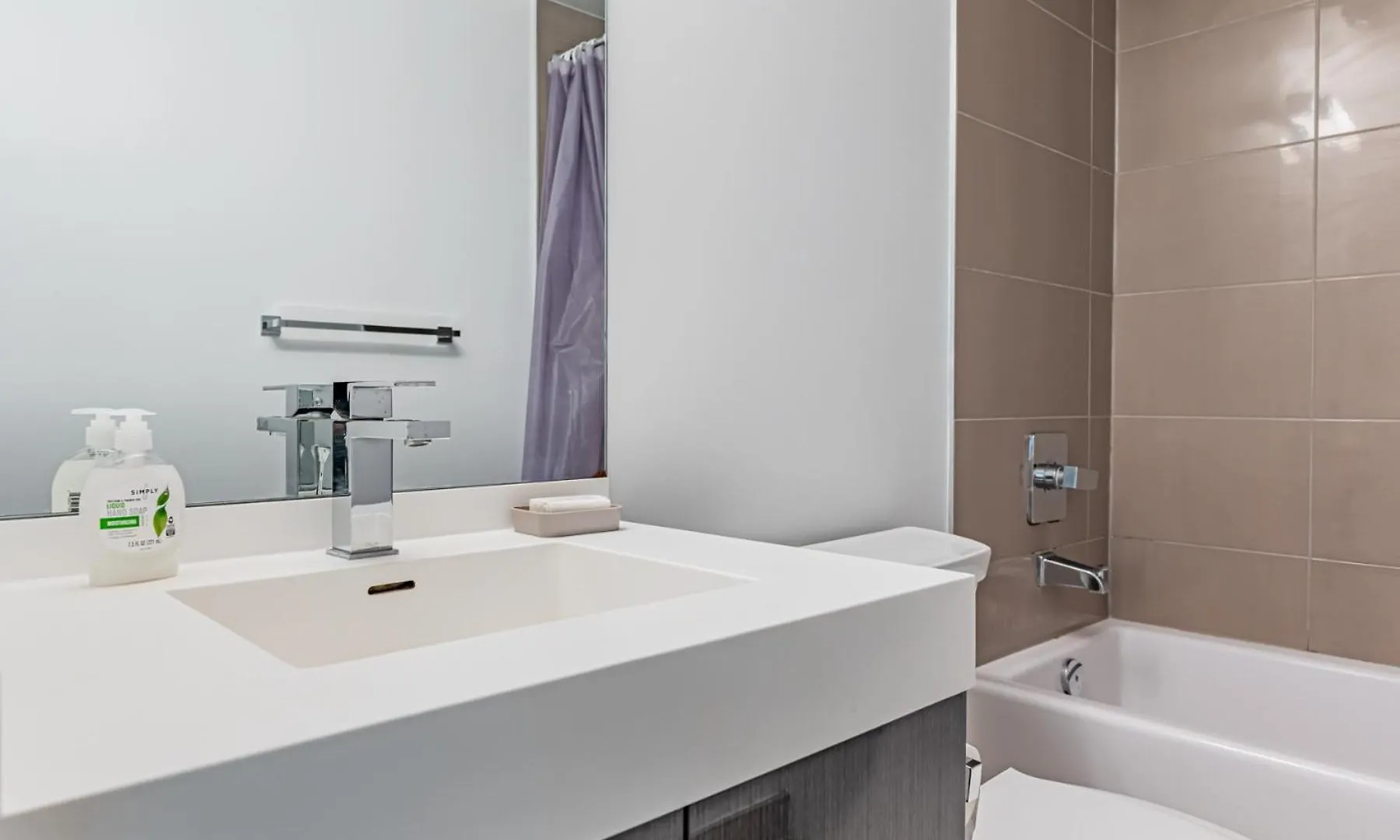 Guest house Luxury Properties Close To Rogers Center In Toronto Downtown Core