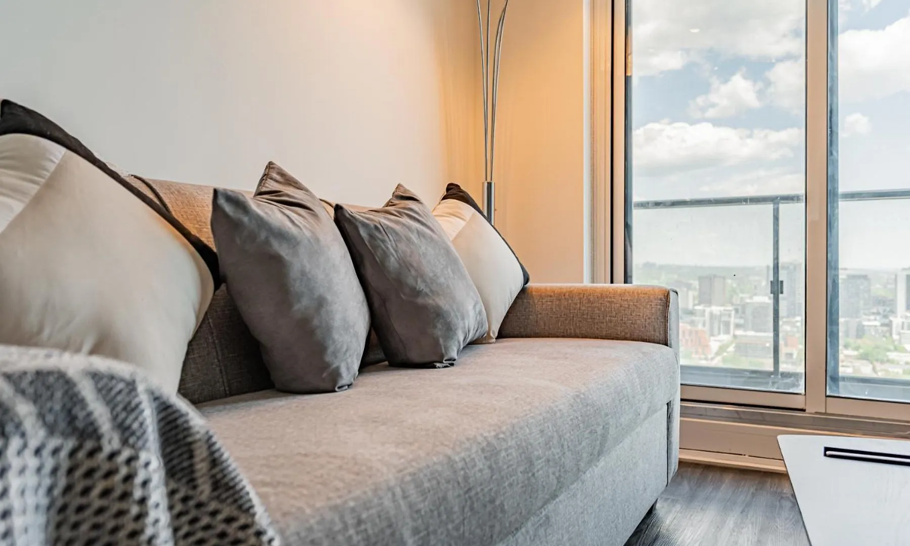Guest house Luxury Properties Close To Rogers Center In Toronto Downtown Core