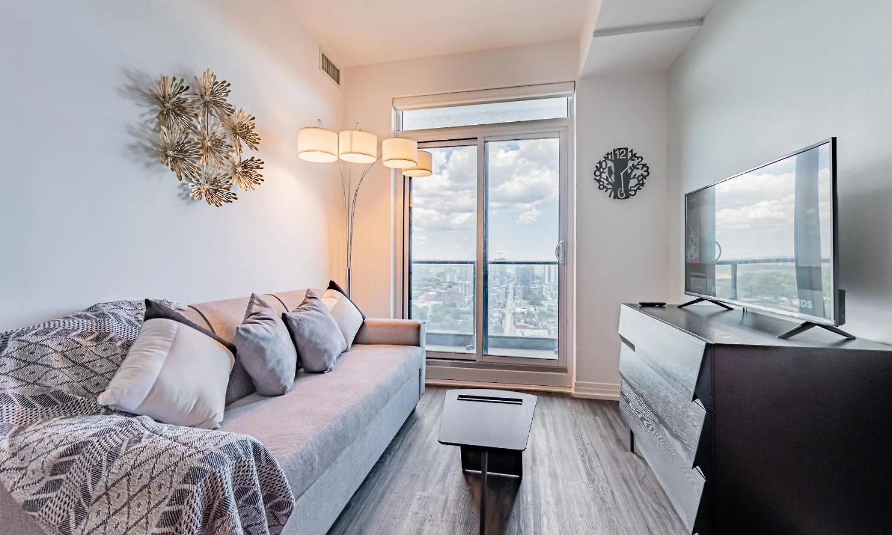 Luxury Properties Close To Rogers Center In Toronto Downtown Core Guest house