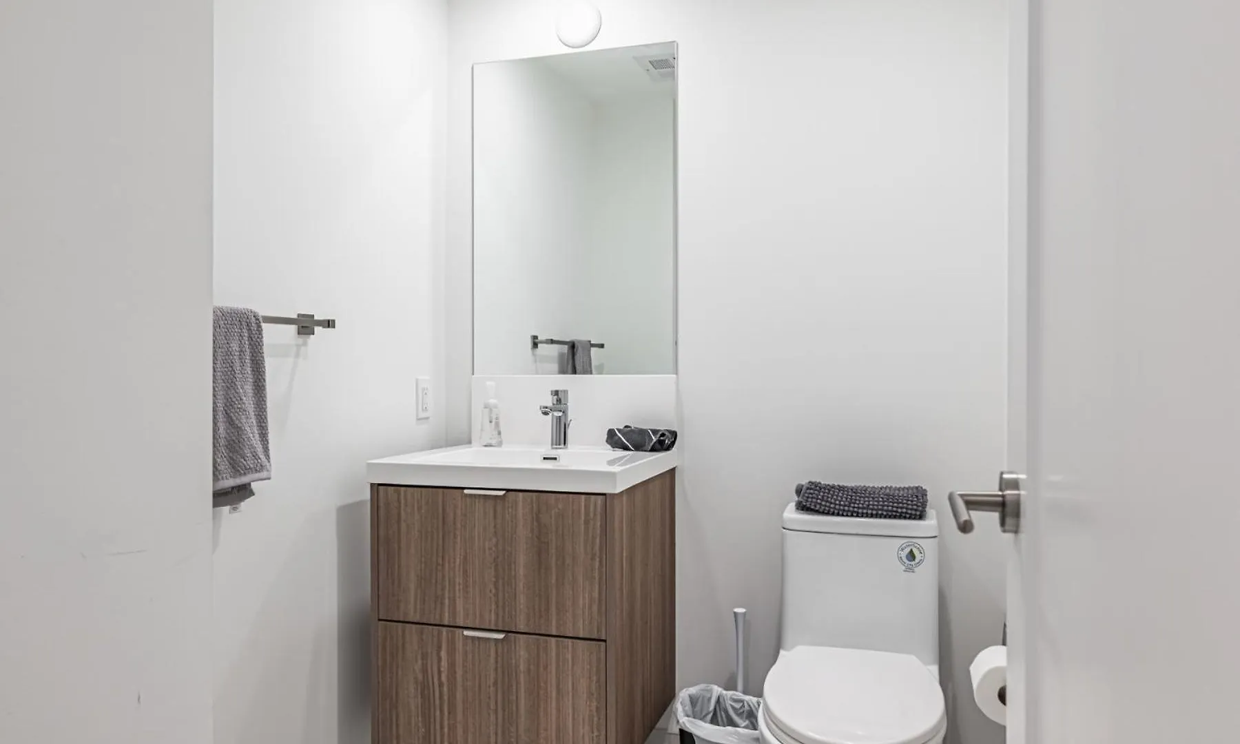 Luxury Properties Close To Rogers Center In Toronto Downtown Core 0*,