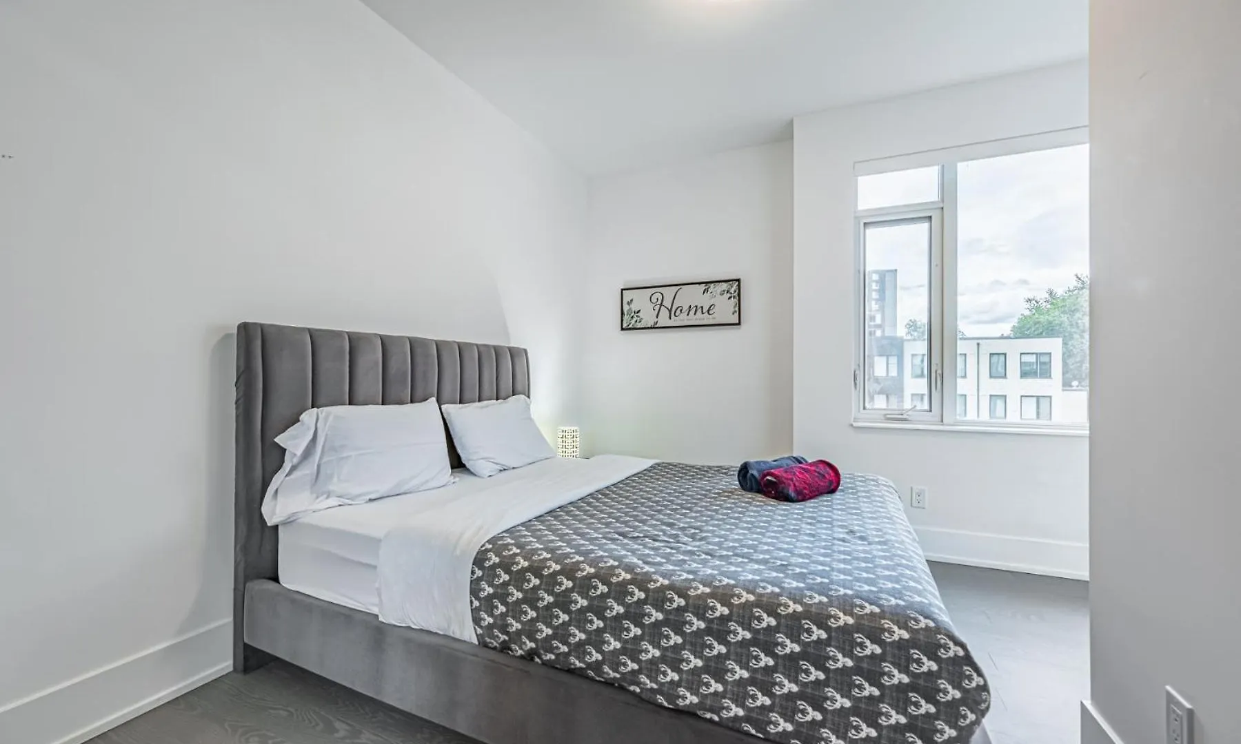 Luxury Properties Close To Rogers Center In Toronto Downtown Core