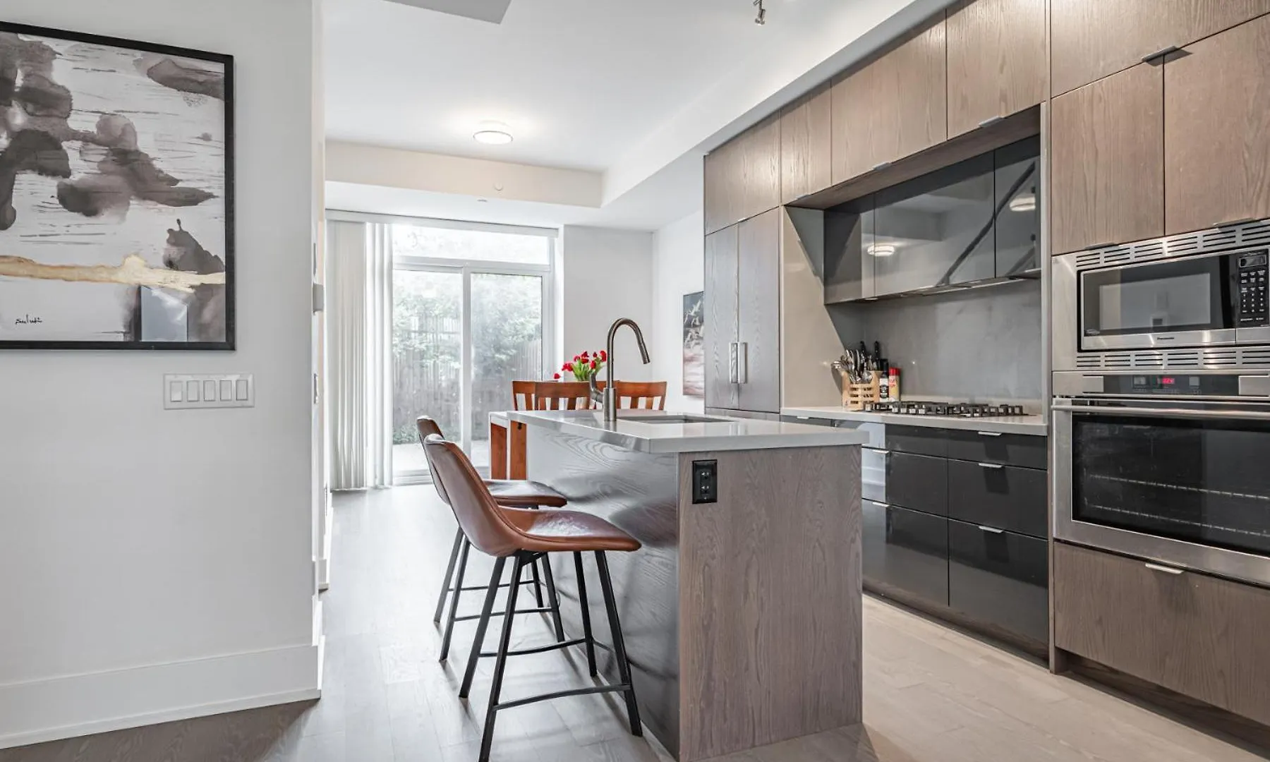 Luxury Properties Close To Rogers Center In Toronto Downtown Core